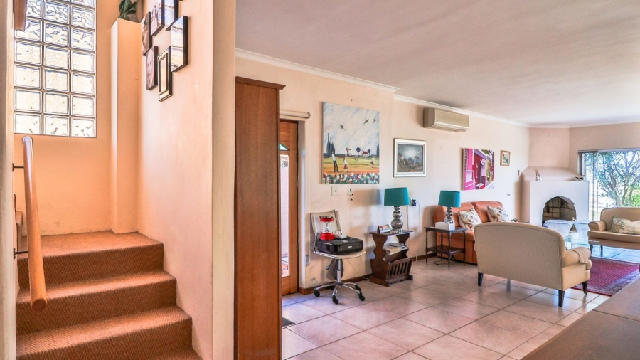5 Bedroom Property for Sale in Sandbaai Western Cape